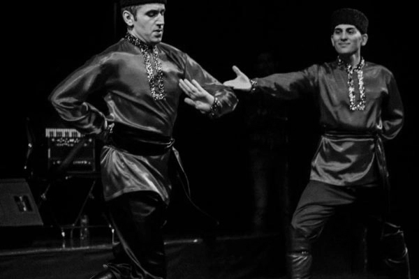 آموزش خصوصی رقص آذری دنیز دنس